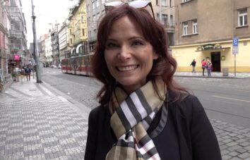 Picture - Czech Streets 120 – American Super MILF